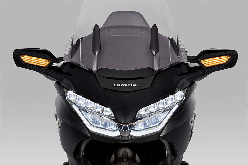 413839_23YM_HONDA_GOLD_WING_TOUR