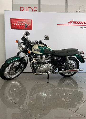 TRIUMPH BONNEVILLE T100