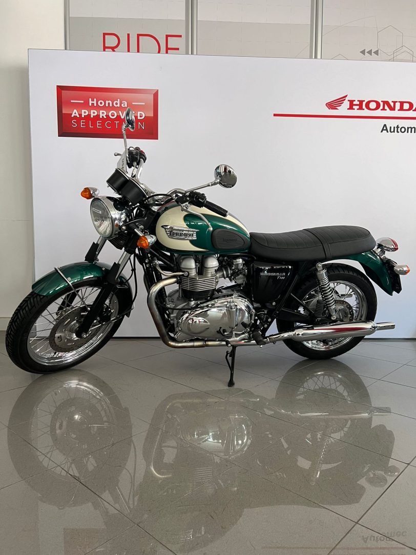 TRIUMPH BONNEVILLE T100