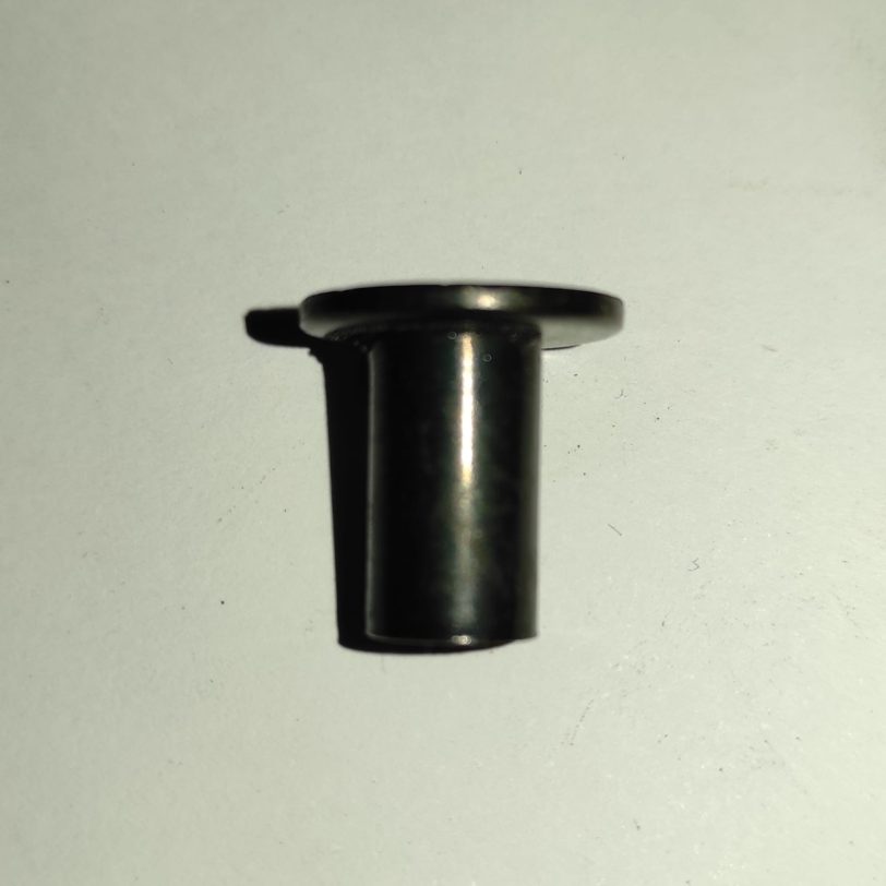 84702KV0670 COLLARINO STAFFA TARGA