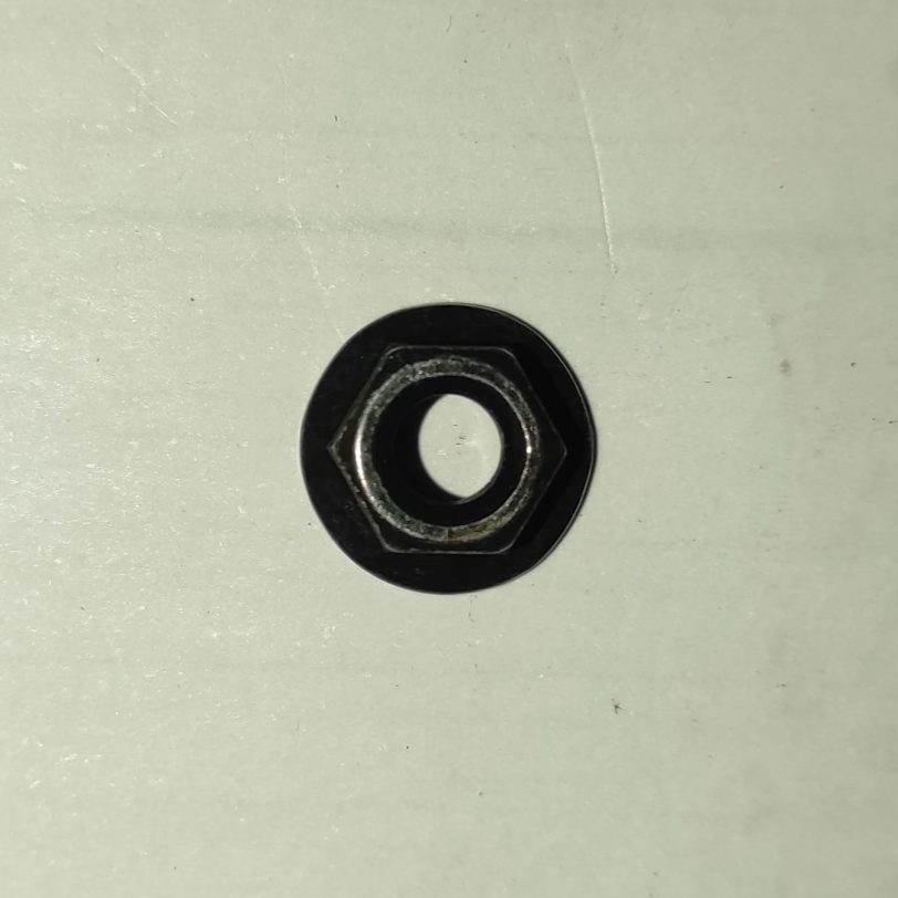 9405005070 DADO FLANGIATO 5MM - immagine 2