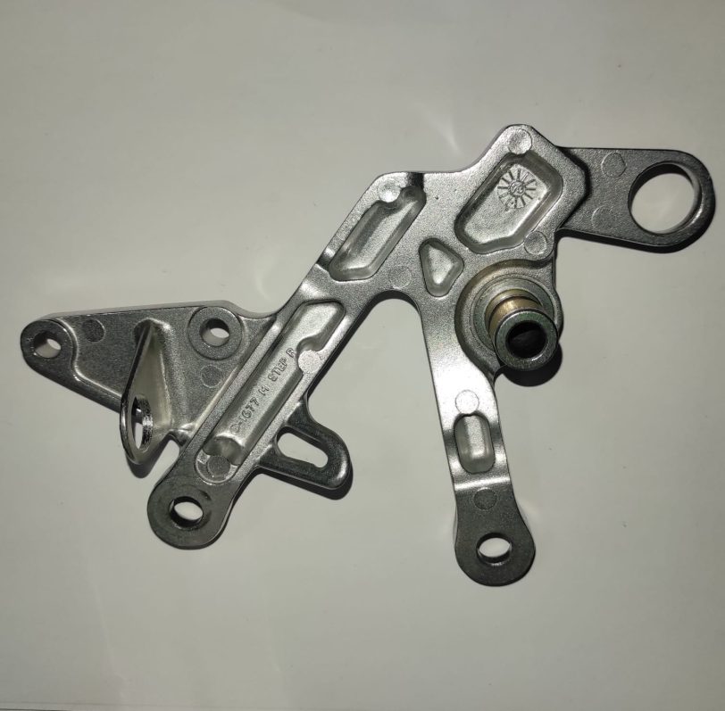 50600MCF010 SUPPORTO PEDANA PRINCIPALE D. - immagine 2