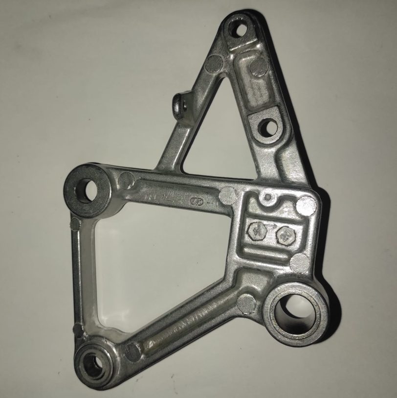 50600ML7700 SUPPORTO PEDANA PRINCIPALE D. - immagine 2