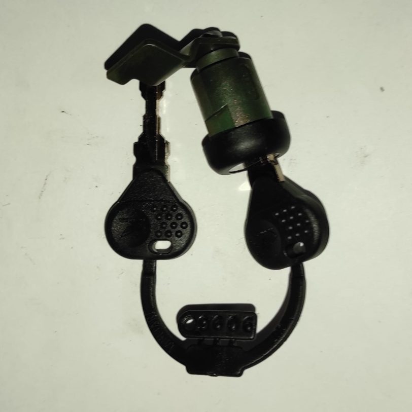 64210KEY900 ASS. LUCHETTO SPORTELLO TASCA