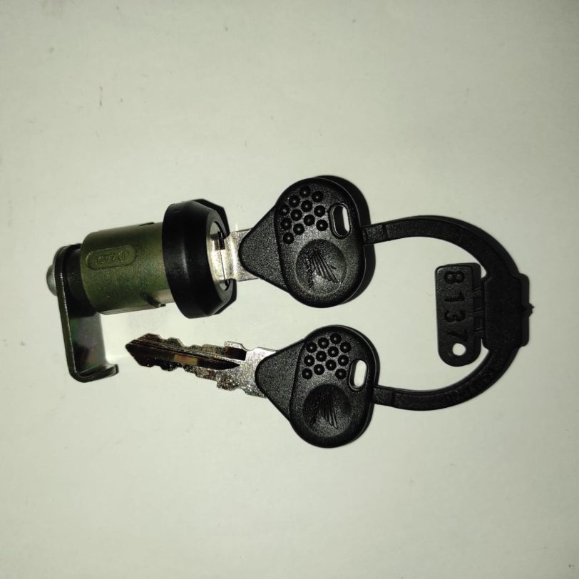 64220KEY900 ASS. SERRATURA COPERCHIO CARBURANTE