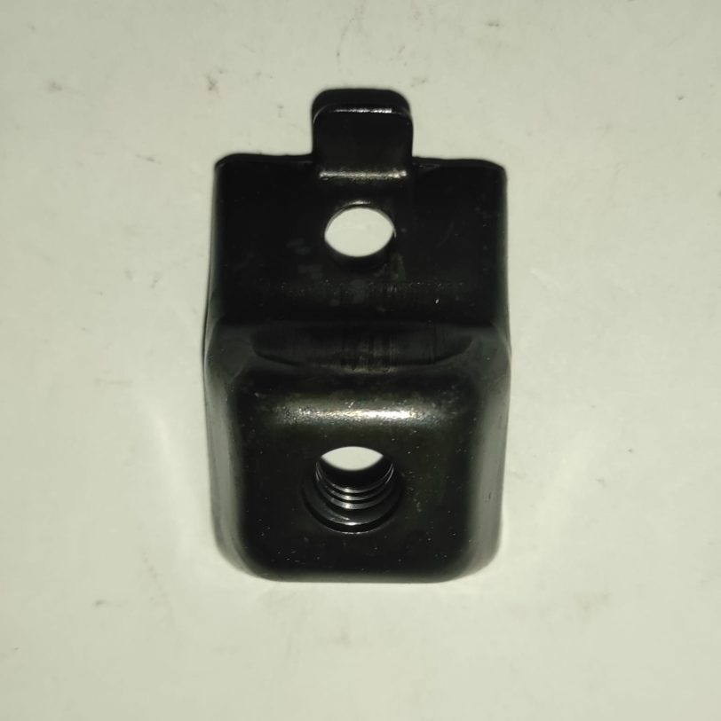 50619MJ6000 PIASTRINA INFERIORE COMP. POGGIAPIEDI PRINCIPALE