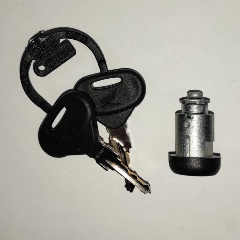 08L55KTF80021 LUCCHETTO COPERCHIO TASCA - immagine 2