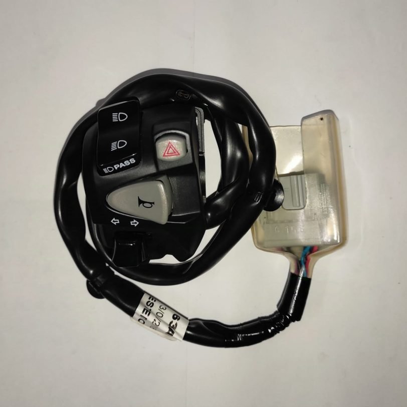 35200MKAD82 ASS. INTERRUTTORE INDICATORE DIREZIONE
