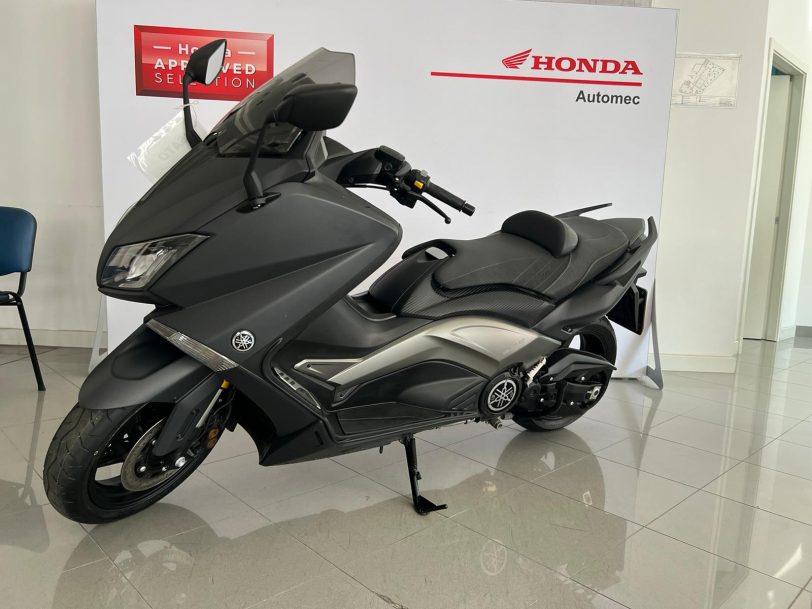 YAMAHA T-MAX 530