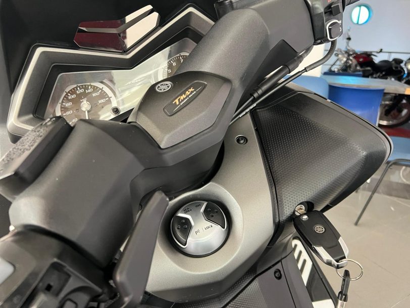 YAMAHA T-MAX 530 - immagine 6