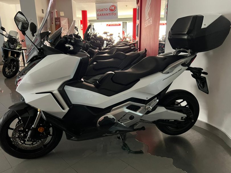 HONDA FORZA 750