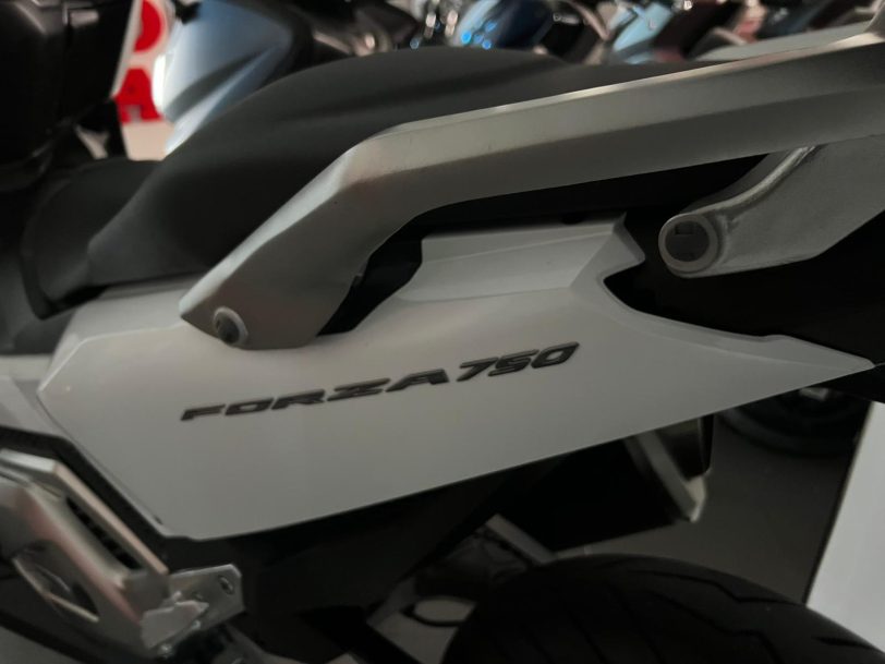 HONDA FORZA 750 - immagine 9