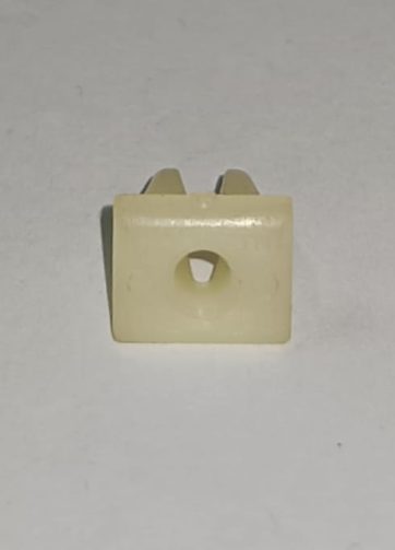 90662196000 BOCCOLA ISOLANTE VITE 4MM