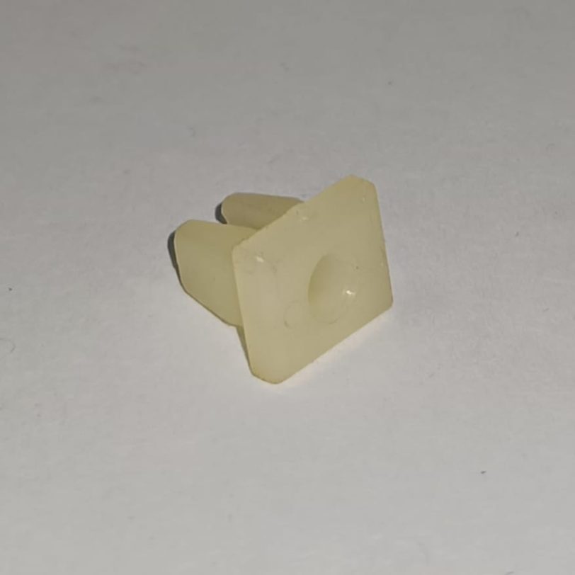 90662196000 BOCCOLA ISOLANTE VITE 4MM - immagine 2
