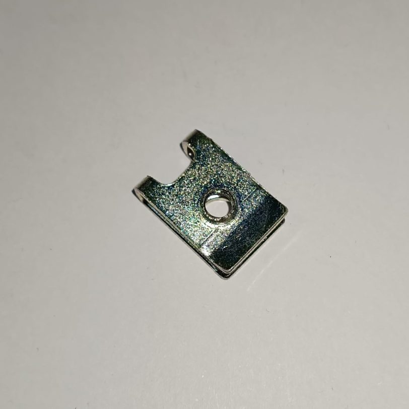 64527KY2700 DADO A MORSETTO 4MM - immagine 2