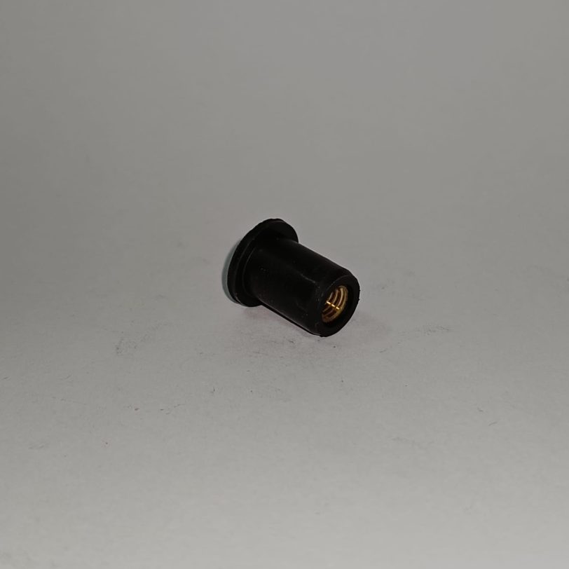 90111KW3003 DADO FISSAGGIO CAPPOTTATURA 5MM