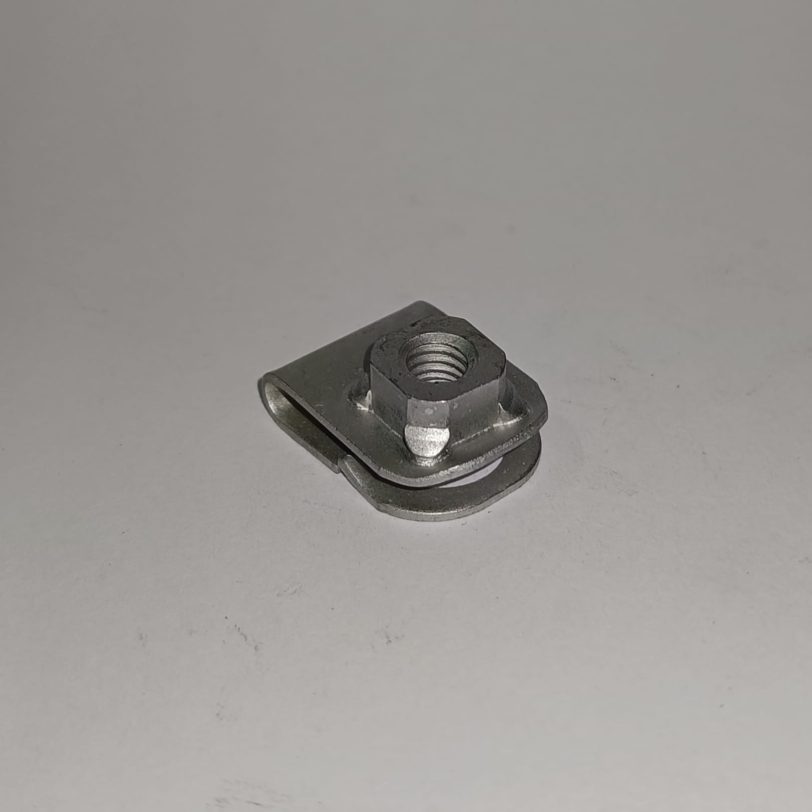 90305SH3000 DADO CLIP SPOILER ARIA