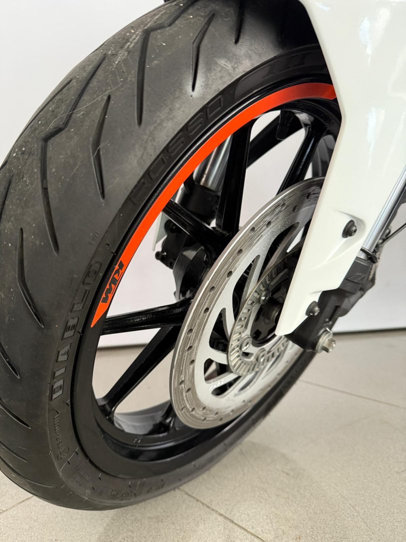 KTM DUKE 125 - immagine 4