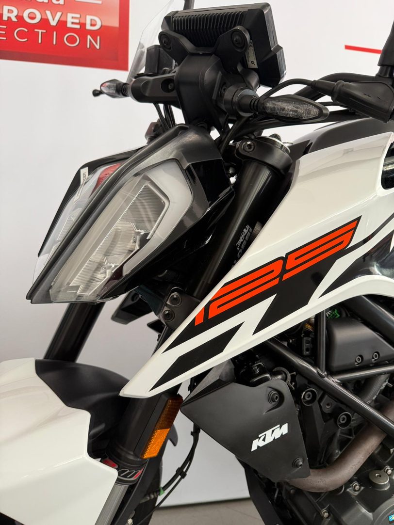 KTM DUKE 125 - immagine 3