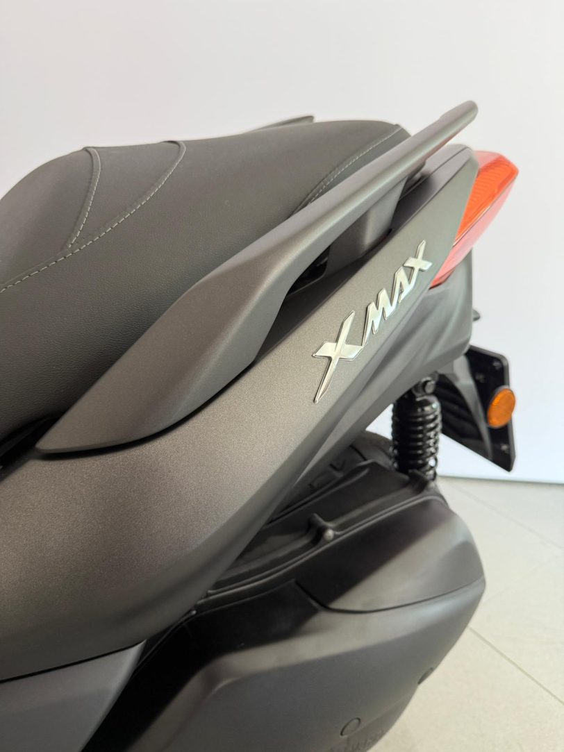 YAMAHA X-MAX 300 - immagine 4