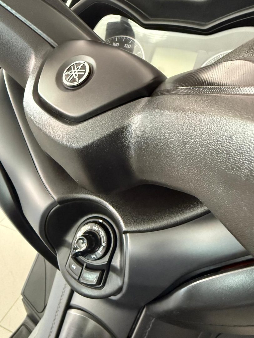 YAMAHA X-MAX 300 - immagine 6