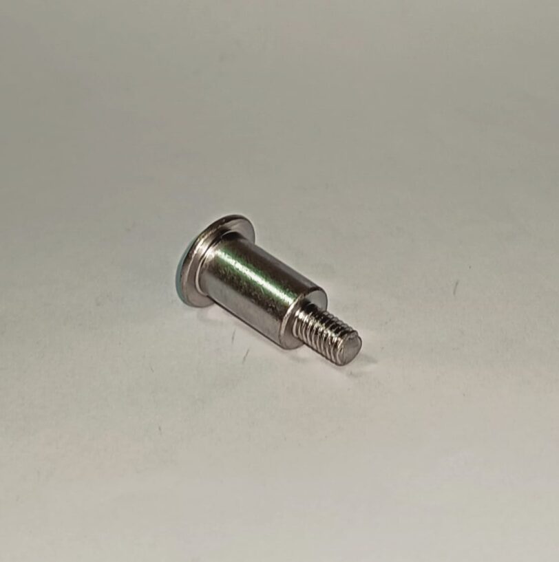64605MY1000 VITE, LATO POST. COPERCHIO FILTRO DELL'ARIA - immagine 2
