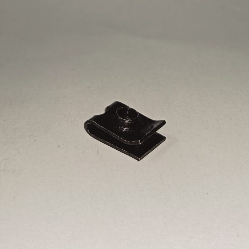 90677KANT00 DADO A MORSETTO 5MM
