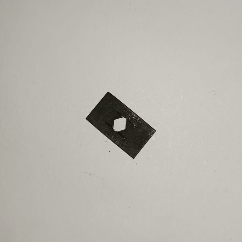 90315504000 DADO, CUSPIDE 3MM