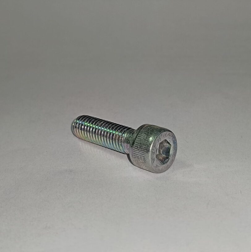 966000802810 BULLONE A ESAGONO INCASSATO 8X28
