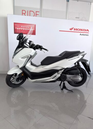 HONDA FORZA 300